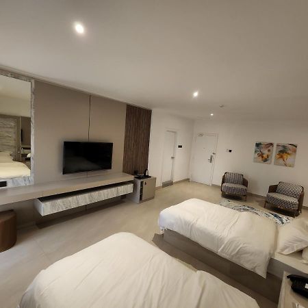 Imperial Suites Hotel Al-Manamah Bagian luar foto