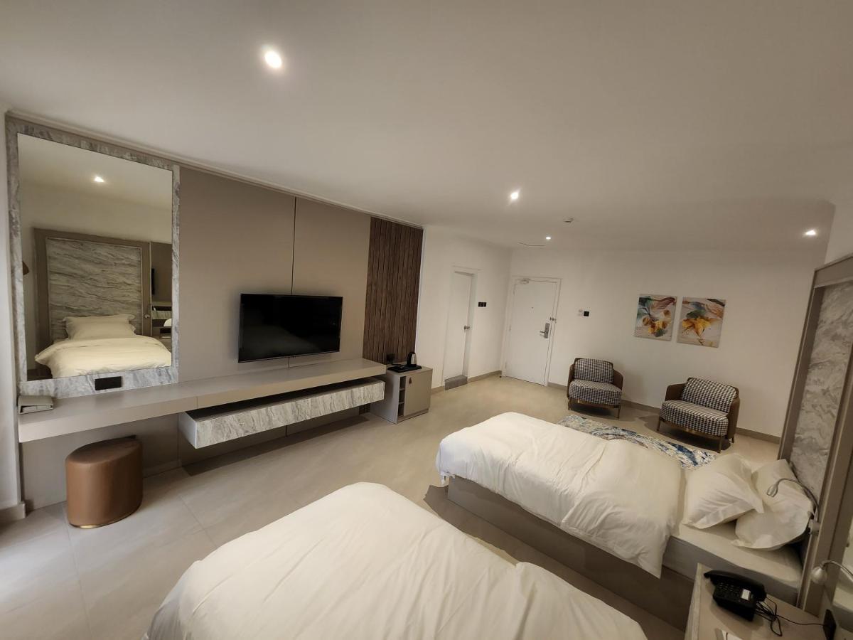 Imperial Suites Hotel Al-Manamah Bagian luar foto