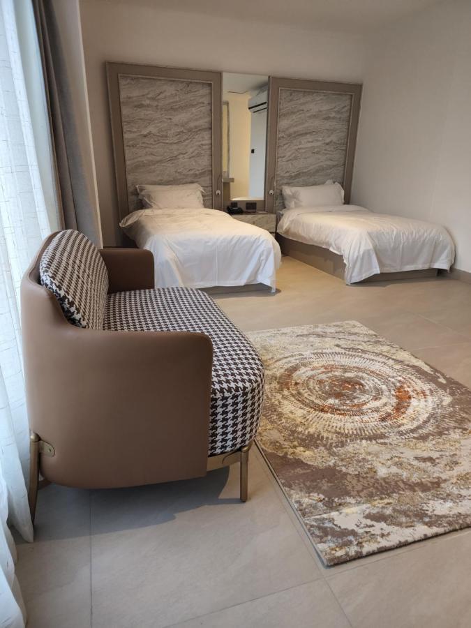 Imperial Suites Hotel Al-Manamah Bagian luar foto
