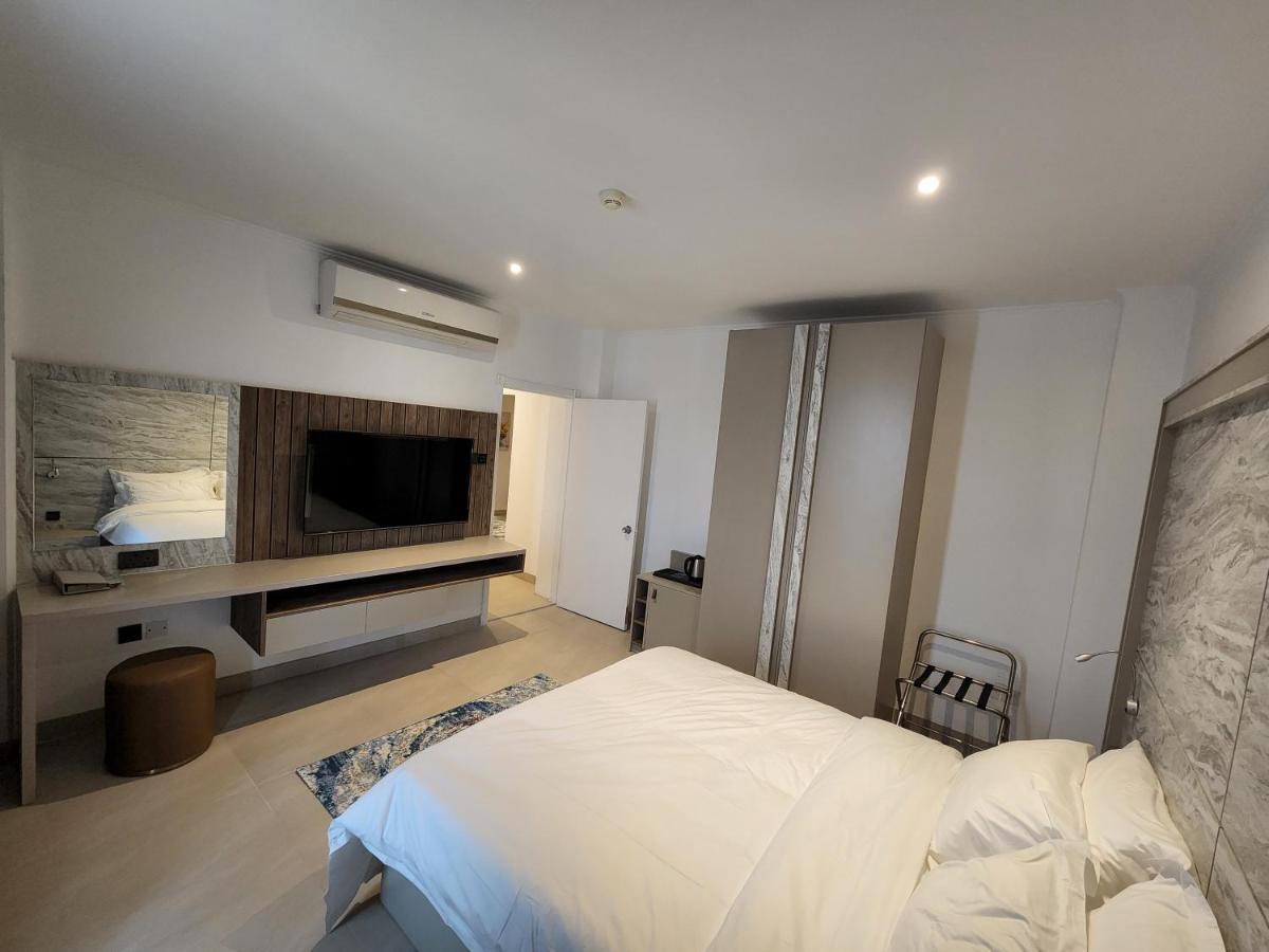 Imperial Suites Hotel Al-Manamah Bagian luar foto
