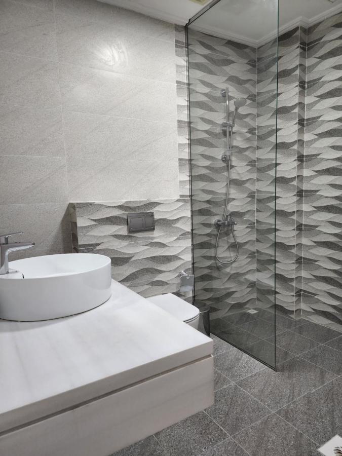 Imperial Suites Hotel Al-Manamah Bagian luar foto