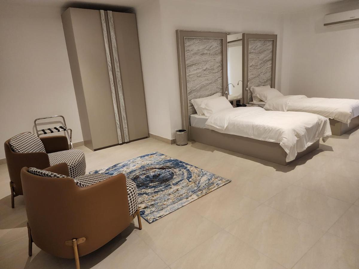 Imperial Suites Hotel Al-Manamah Bagian luar foto