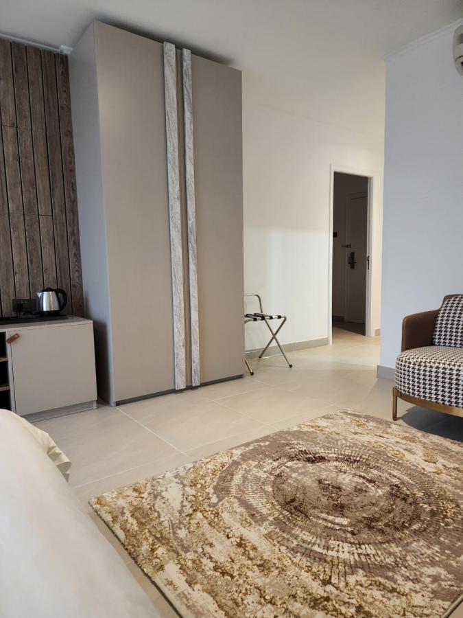 Imperial Suites Hotel Al-Manamah Bagian luar foto