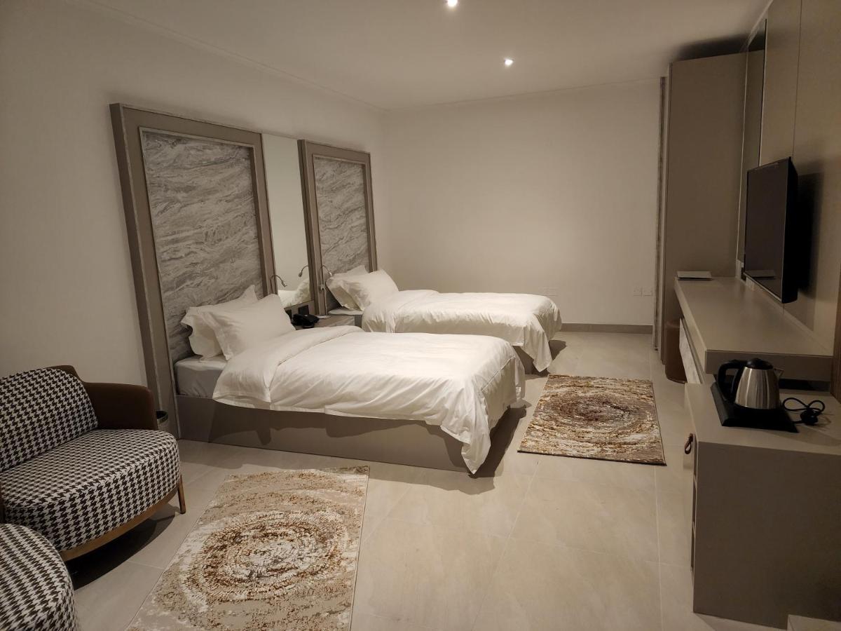 Imperial Suites Hotel Al-Manamah Bagian luar foto