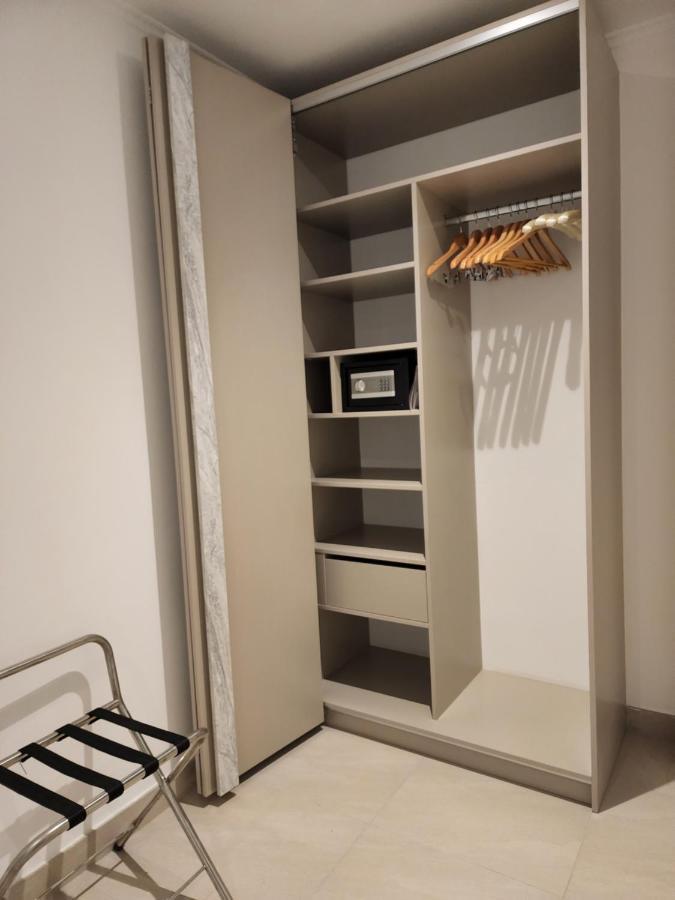 Imperial Suites Hotel Al-Manamah Bagian luar foto