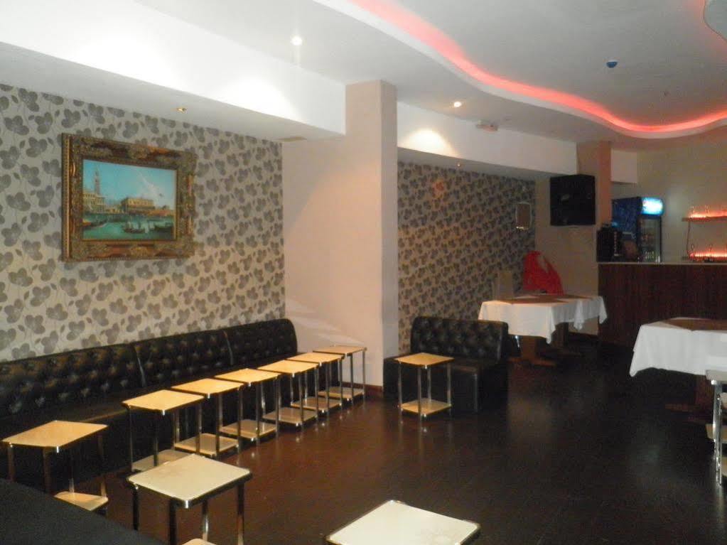 Imperial Suites Hotel Al-Manamah Bagian luar foto