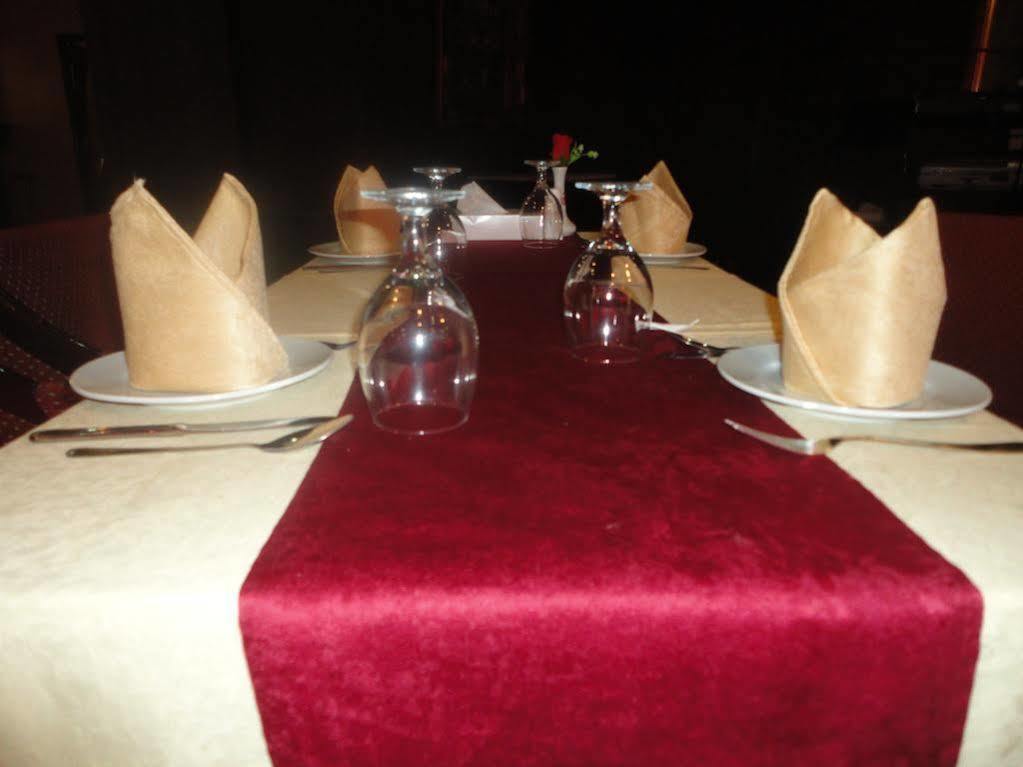Imperial Suites Hotel Al-Manamah Bagian luar foto